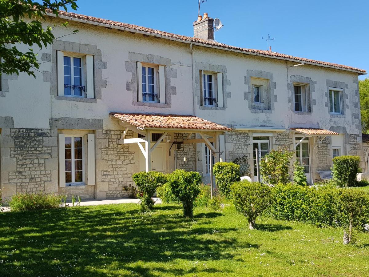 Domaine De Pelouaille - Chambre D'Hotes Saint-Jean-d'Angely Exterior photo